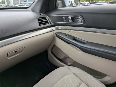 Certified 2019 Ford Explorer XLT w/ Equipment Group 201A FWD image 14