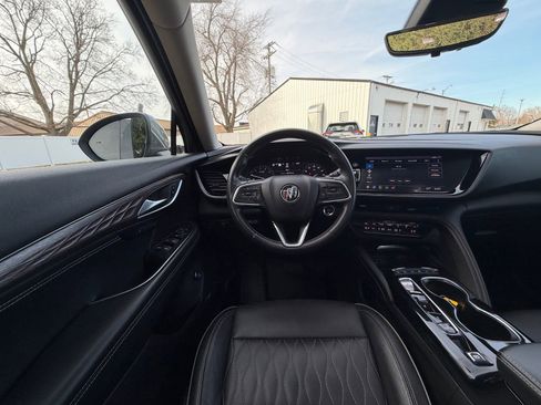 Used 2021 Buick Envision Avenir w/ Technology Package II image 2