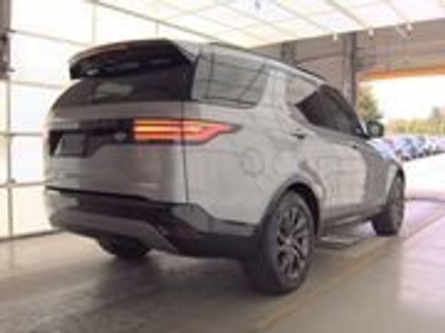 Used 2022 Land Rover Discovery S R-Dynamic AWD/4WD image 2