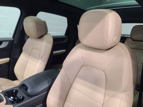 New 2026 Porsche Cayenne AWD/4WD image 5