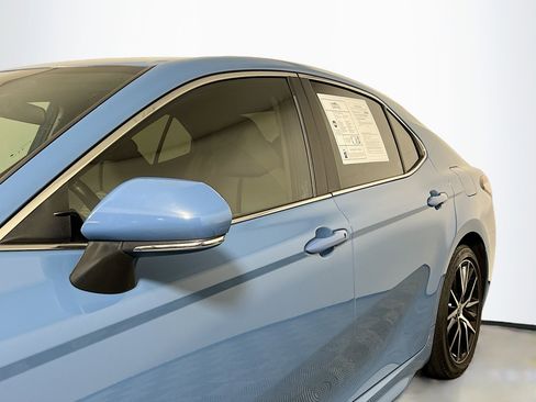Used 2023 Toyota Camry SE FWD image 13