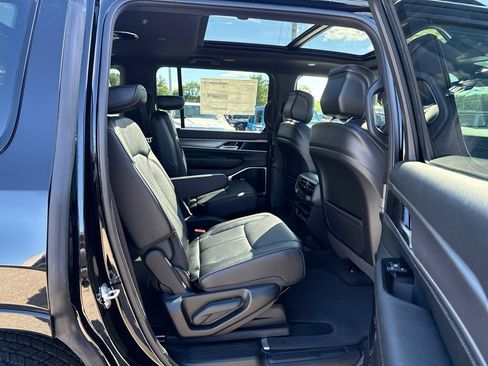New 2026 Jeep Grand Wagoneer Limited w/ Premium Group II AWD/4WD image 28