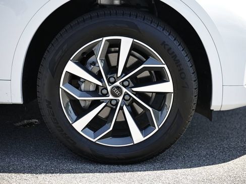 Certified 2025 Audi Q5 2.0T Premium AWD/4WD image 5