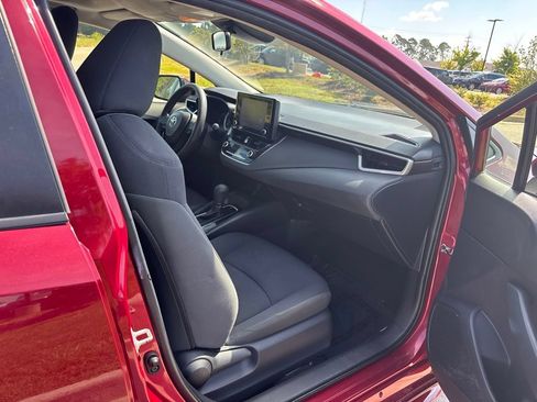 Used 2022 Toyota Corolla LE FWD image 33