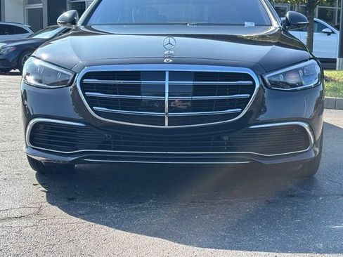 Used 2024 Mercedes-Benz S 580 4MATIC Sedan image 2