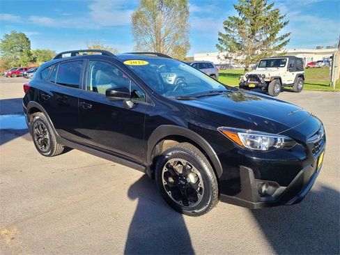 Used 2022 Subaru Crosstrek 2.0i Premium image 4