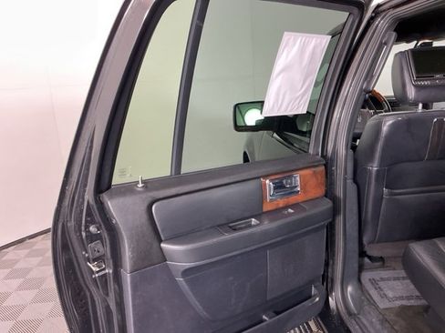 Used 2015 Lincoln Navigator L 4WD image 26