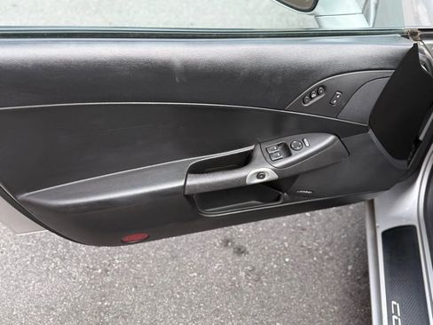 Used 2005 Chevrolet Corvette Coupe w/ Preferred Equipment Group image 11