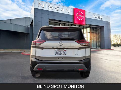 Used 2021 Nissan Rogue SL image 9