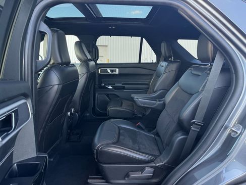 Used 2022 Ford Explorer ST w/ ST Street Pack image 27