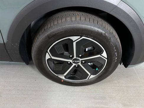 New 2026 Kia Niro EX w/ EX Premium Package FWD image 10