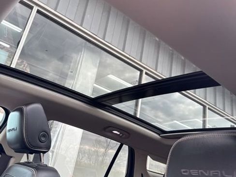 Used 2019 GMC Terrain Denali w/ Driver Alert Package II AWD/4WD image 18