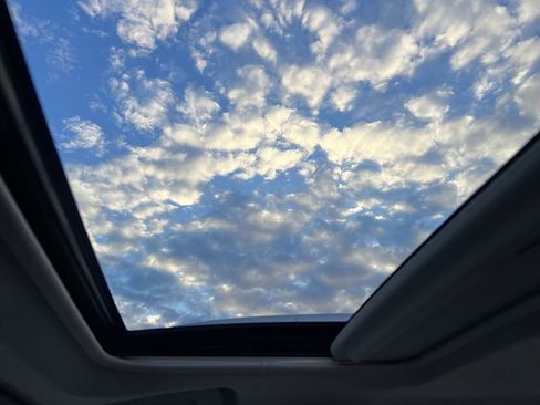 Used 2013 Toyota RAV4 Limited image 21