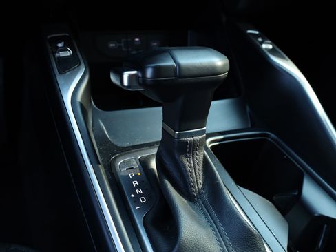 Used 2024 Kia Sorento S image 9