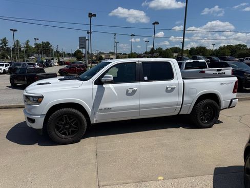 Used 2022 RAM 1500 Laramie w/ Sport Appearance Package AWD/4WD image 10