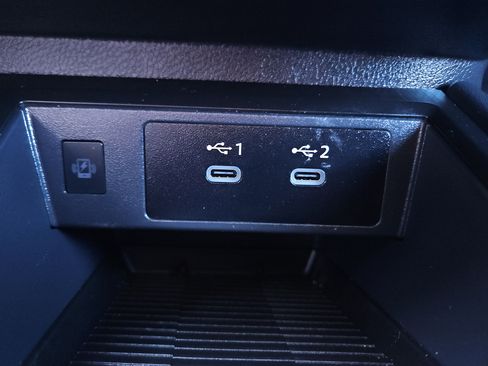 Used 2025 Nissan Kicks SV image 18