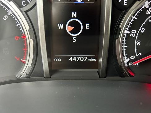 Used 2023 Toyota 4Runner TRD Off-Road Premium w/ Off Road Premium Plus Package image 16