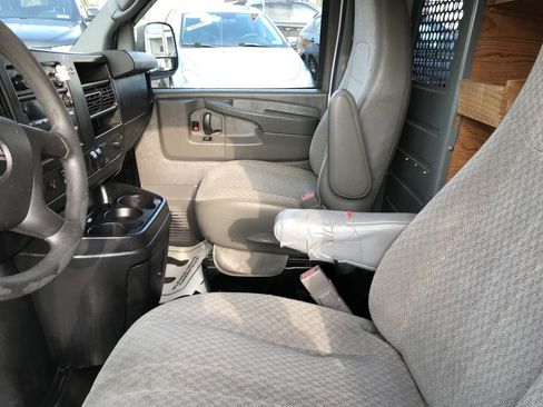 Used 2015 GMC Savana 2500 image 10