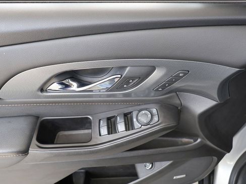 Used 2020 Chevrolet Traverse Premier w/ Redline Edition FWD image 38