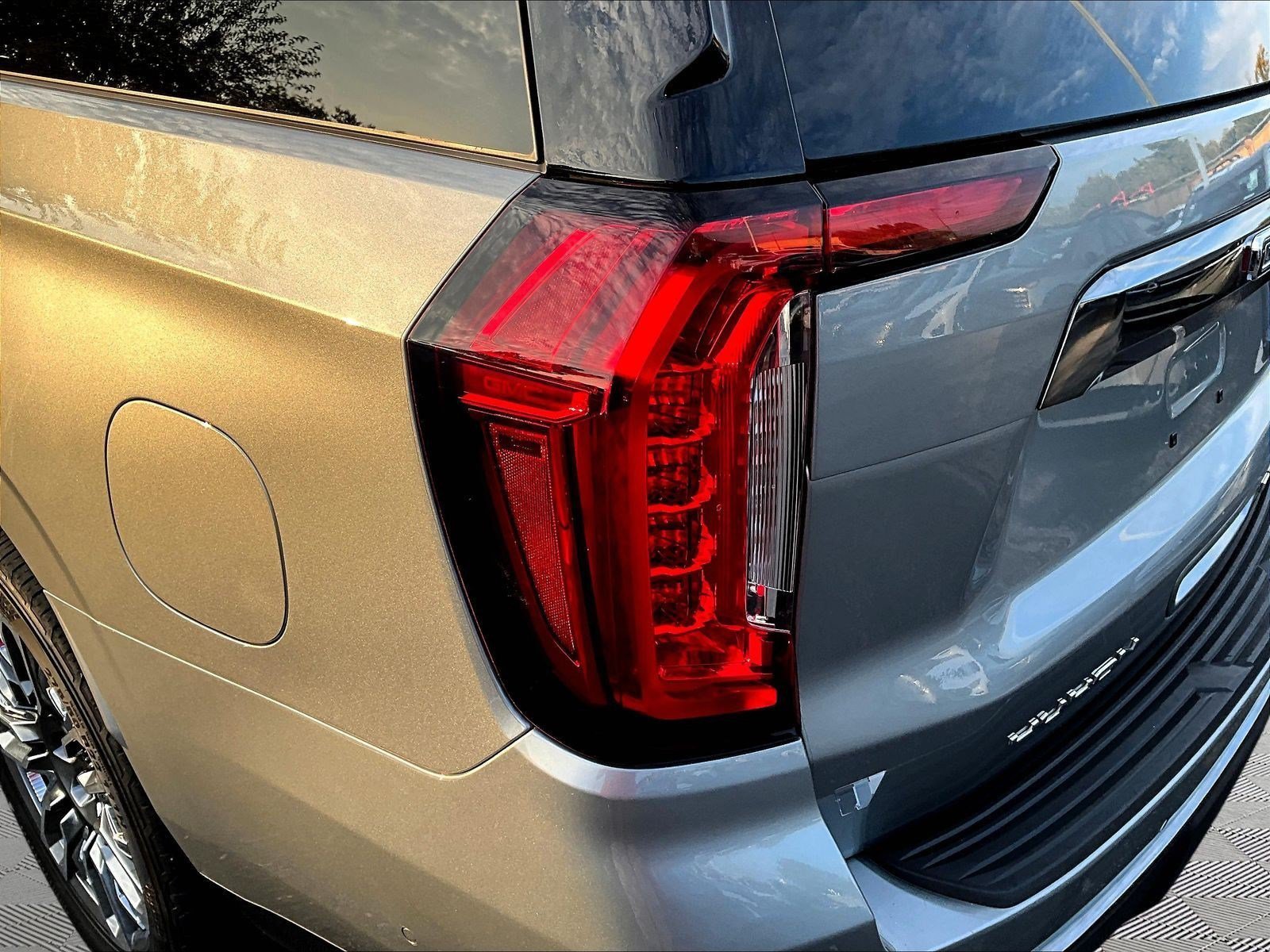 Used 2023 GMC Yukon XL Denali Ultimate w/ LPO, Floor Liner Package AWD/4WD image 23