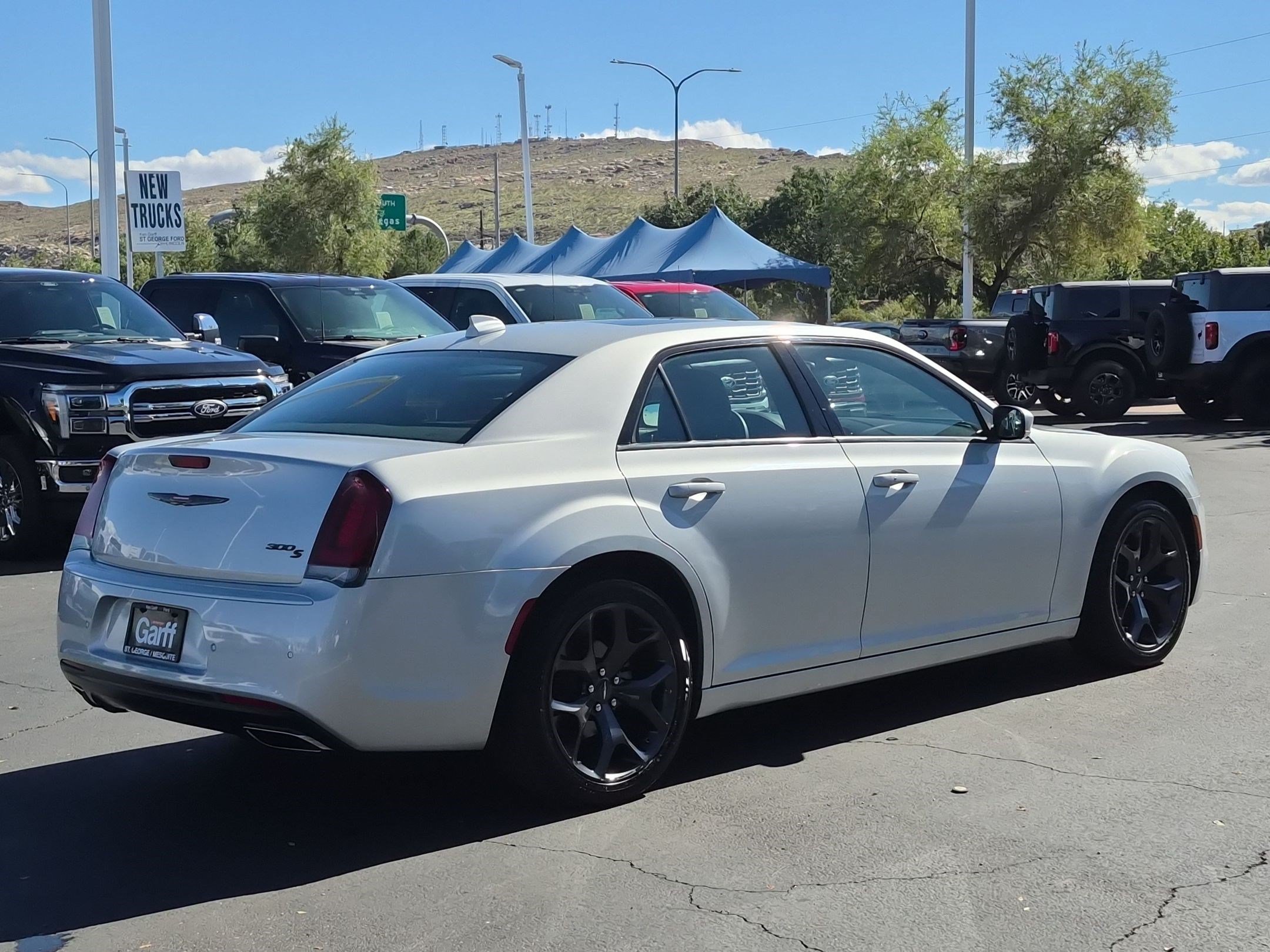 Used 2023 Chrysler 300 S RWD image 3