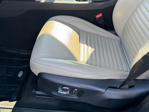 Used 2022 Land Rover Discovery Sport S image 14