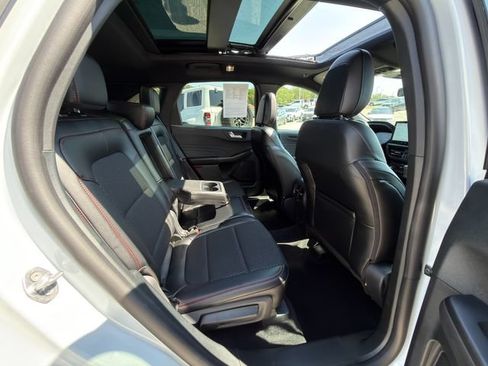 Used 2025 Ford Escape ST-Line w/ Tech Pack #1 FWD image 11
