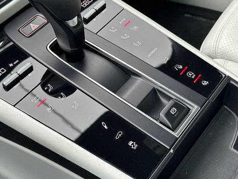 Certified 2023 Porsche Macan S AWD/4WD image 26