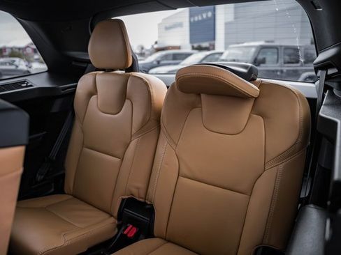 Certified 2024 Volvo XC90 T8 Ultimate w/ Protection Package image 32