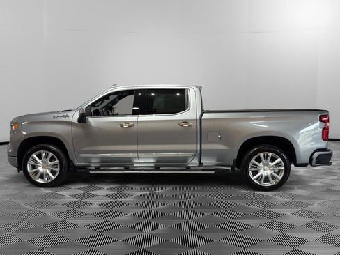 Used 2025 Chevrolet Silverado 1500 High Country w/ High Country Premium Package AWD/4WD image 2