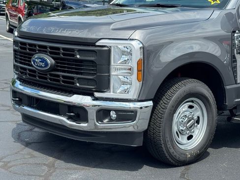 New 2025 Ford F350 XL w/ XL Driver Assist Package RWD image 30