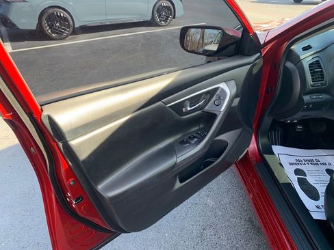 Used 2017 Nissan Altima 2.5 S w/ Power Driver Seat Package image 2