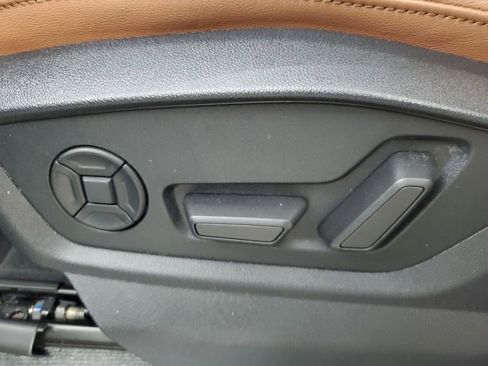 Used 2023 Audi Q8 Premium Plus image 21