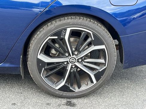 Used 2024 Nissan Altima 2.5 SR FWD image 11