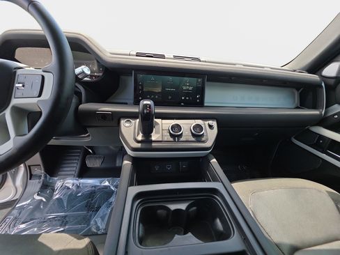 Used 2020 Land Rover Defender 110 First Edition AWD/4WD image 21