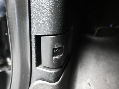 Used 2019 Ford F150 Lariat w/ Equipment Group 502A Luxury AWD/4WD image 26