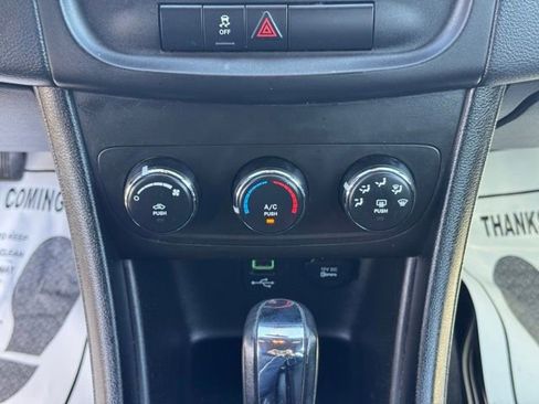 Used 2014 Dodge Avenger SE w/ Blacktop Package FWD image 21