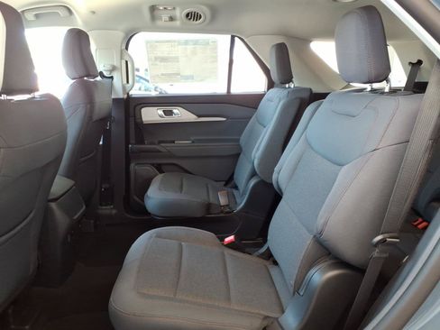 Used 2026 Ford Explorer Active RWD image 18