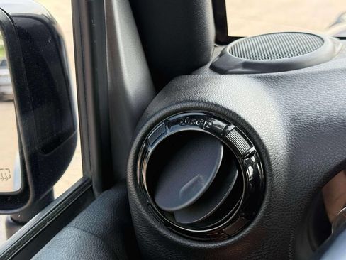 Used 2015 Jeep Wrangler Unlimited Sahara w/ Dual Top Group AWD/4WD image 24