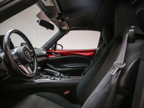 Used 2018 MAZDA MX-5 Miata RF Club RWD image 18