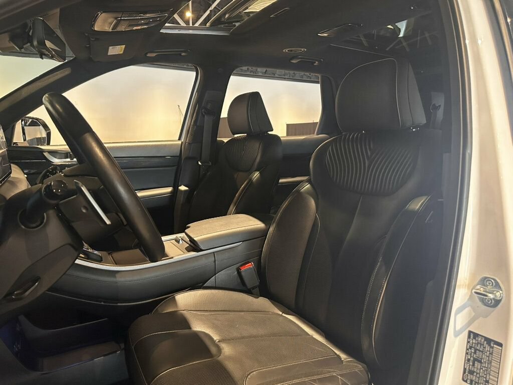 Used 2024 Hyundai Palisade Calligraphy AWD/4WD image 16