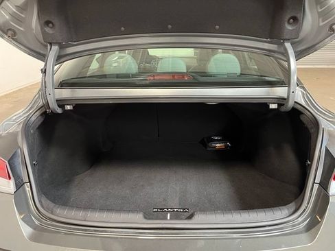 Used 2025 Hyundai Elantra Limited FWD image 14