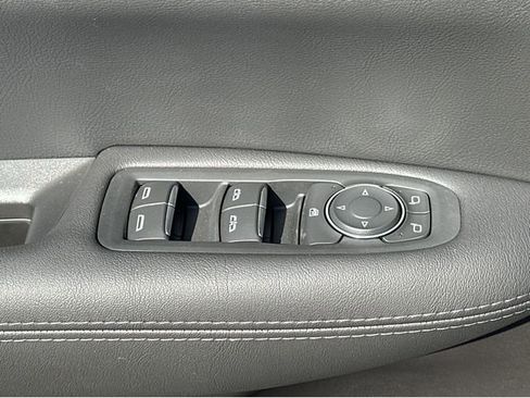 New 2025 Cadillac XT5 Luxury image 30