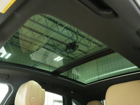 New 2026 Porsche Macan image 37