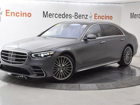 Used 2022 Mercedes-Benz S 580 4MATIC Sedan image 2