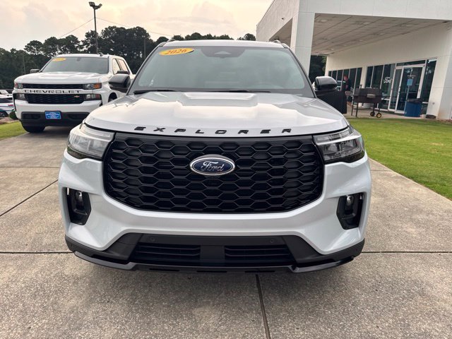 Used 2026 Ford Explorer ST-Line w/ ST-Line Street Pack AWD/4WD image 2