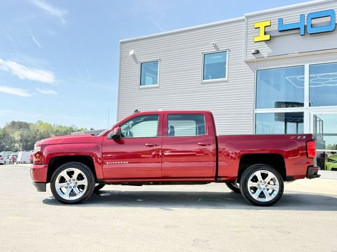 Used 2018 Chevrolet Silverado 1500 LT w/ All Star Edition AWD/4WD image 17