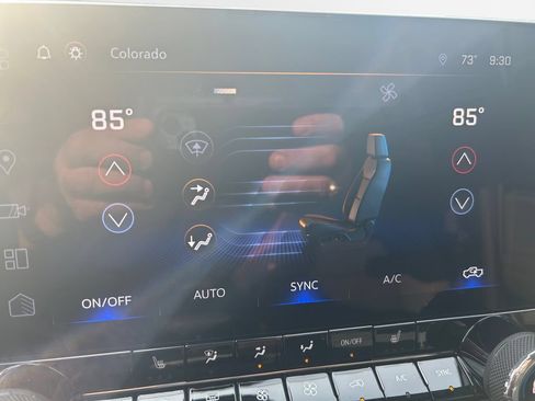Used 2024 Chevrolet Colorado ZR2 w/ Technology Package AWD/4WD image 26