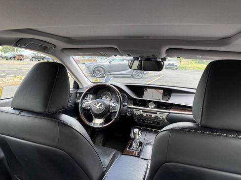 Used 2017 Lexus ES 300h FWD image 27