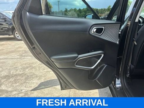 Used 2020 Kia Soul LX FWD image 30